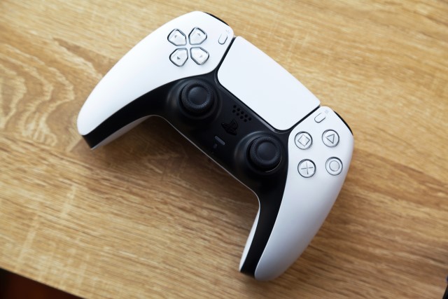 Image d'une manette de console.